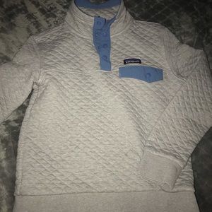 Gray and blue quilted Patagonia 1/4 zip